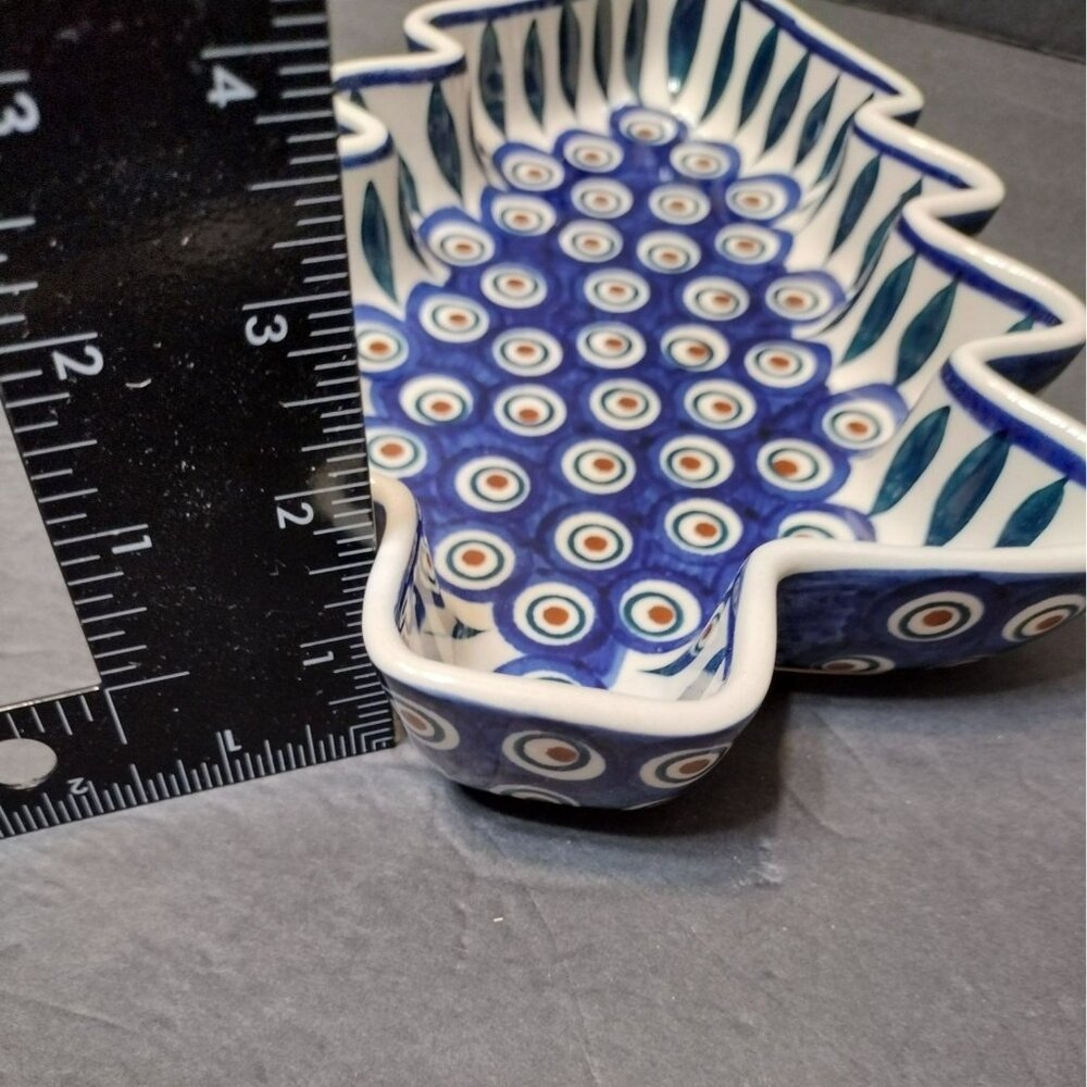 Polish Pottery Manufaktura Boleslawcu Christmas Tree Dish 9.5" Blue Snowflakes - Picture 8 of 9